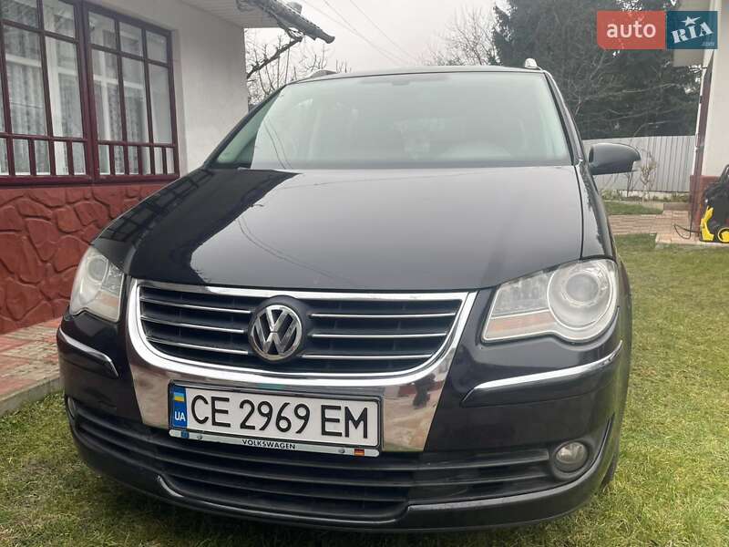 Минивэн Volkswagen Touran 2008 в Черновцах