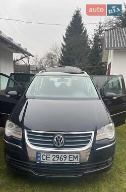 Минивэн Volkswagen Touran 2008 в Черновцах