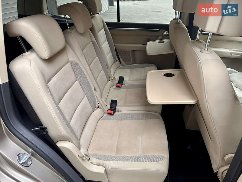 Минивэн Volkswagen Touran 2012 в Житомире