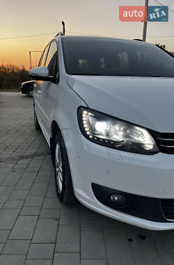 Минивэн Volkswagen Touran 2011 в Виноградове