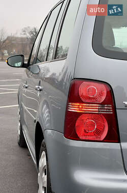 Минивэн Volkswagen Touran 2009 в Виннице