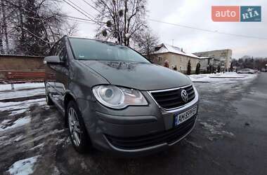 Мінівен Volkswagen Touran 2009 в Звягелі