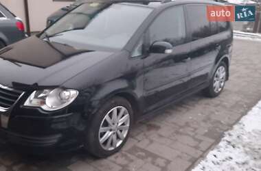 Мінівен Volkswagen Touran 2008 в Луцьку