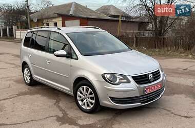 Мінівен Volkswagen Touran 2010 в Коростені