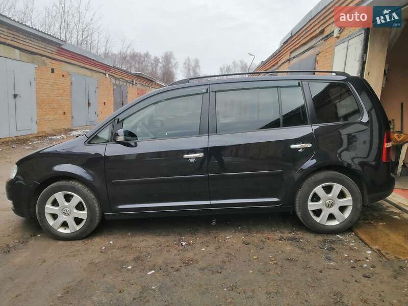 Минивэн Volkswagen Touran 2006 в Нежине