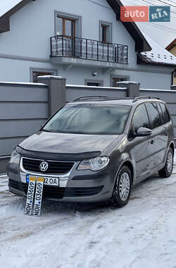 Мінівен Volkswagen Touran 2010 в Калуші