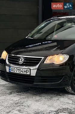 Минивэн Volkswagen Touran 2007 в Межгорье