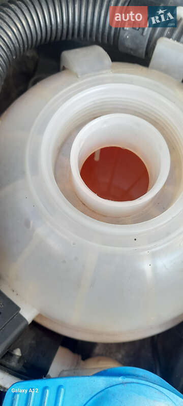 Минивэн Volkswagen Touran 2011 в Хотине