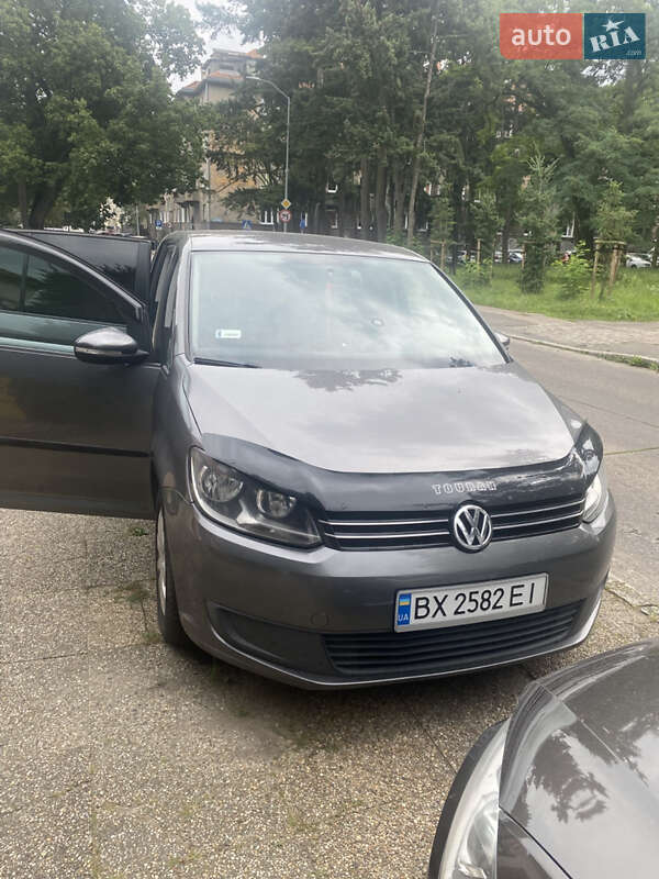 Минивэн Volkswagen Touran 2011 в Новой Ушице