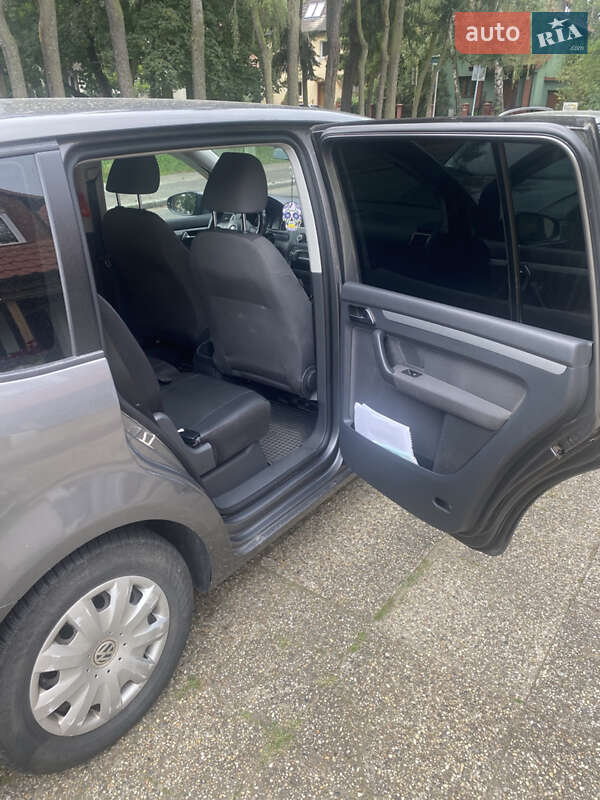 Минивэн Volkswagen Touran 2011 в Новой Ушице