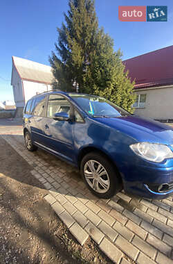 Мінівен Volkswagen Touran 2009 в Дніпрі