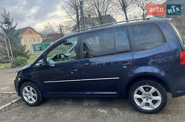 Минивэн Volkswagen Touran 2010 в Черновцах