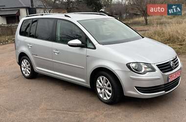 Мінівен Volkswagen Touran 2010 в Коростені