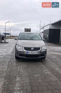 Мінівен Volkswagen Touran 2008 в Луцьку