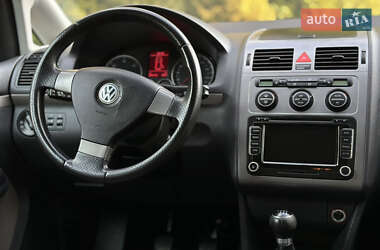 Минивэн Volkswagen Touran 2008 в Городке