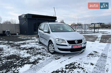 Мінівен Volkswagen Touran 2010 в Луцьку