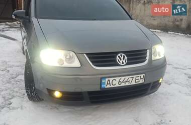 Мінівен Volkswagen Touran 2004 в Нововолинську