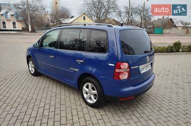 Мінівен Volkswagen Touran 2009 в Житомирі