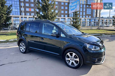Минивэн Volkswagen Touran 2011 в 