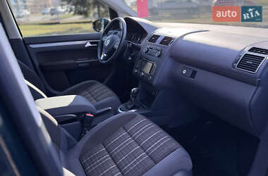 Минивэн Volkswagen Touran 2011 в 