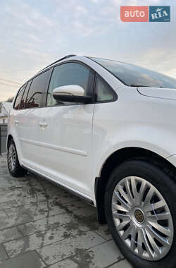 Мінівен Volkswagen Touran 2012 в Делятині