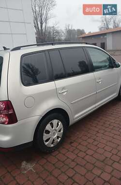 Мінівен Volkswagen Touran 2010 в Кам'янському