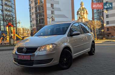 Мінівен Volkswagen Touran 2009 в Івано-Франківську