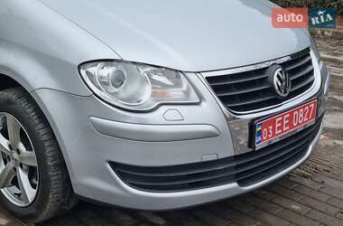 Мінівен Volkswagen Touran 2009 в Луцьку