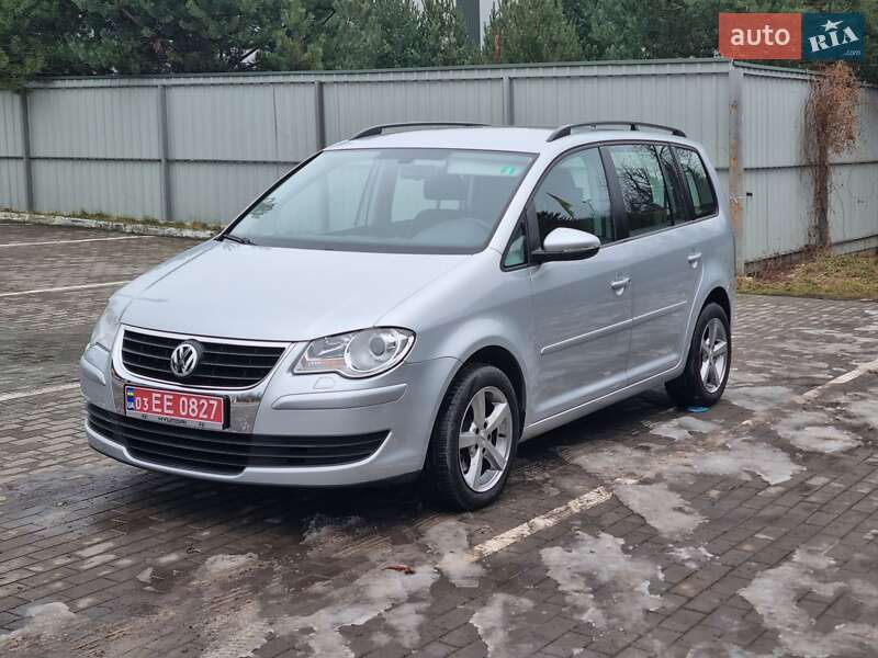 Мінівен Volkswagen Touran 2009 в Луцьку