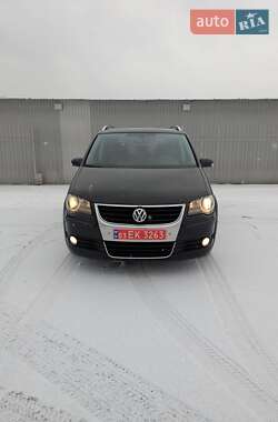 Мінівен Volkswagen Touran 2008 в Києві