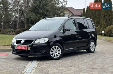 Мінівен Volkswagen Touran 2008 в Сарнах