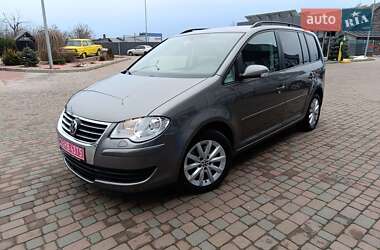 Мінівен Volkswagen Touran 2008 в Сарнах