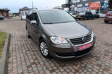 Мінівен Volkswagen Touran 2008 в Сарнах