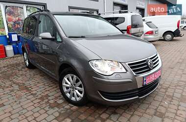 Мінівен Volkswagen Touran 2008 в Сарнах