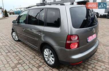 Мінівен Volkswagen Touran 2008 в Сарнах