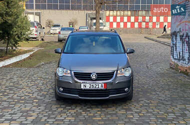 Мінівен Volkswagen Touran 2008 в Луцьку