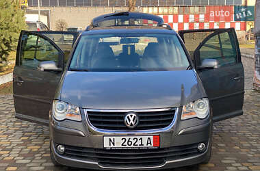 Мінівен Volkswagen Touran 2008 в Луцьку