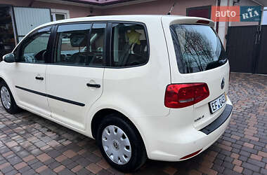 Мінівен Volkswagen Touran 2014 в 