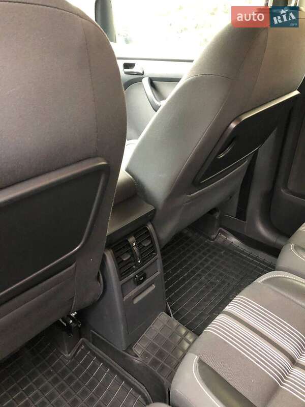 Минивэн Volkswagen Touran 2012 в Харькове фото 12 Минивэн Volkswagen Touran 2012 в Харькове