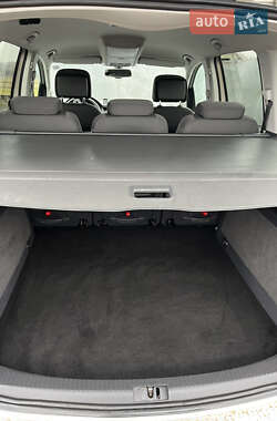 Минивэн Volkswagen Touran 2012 в 