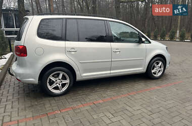 Минивэн Volkswagen Touran 2012 в 
