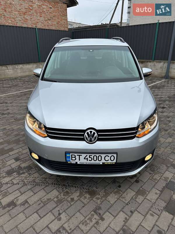 Минивэн Volkswagen Touran 2012 в Ичне
