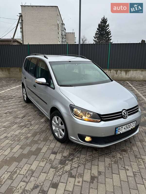 Минивэн Volkswagen Touran 2012 в Ичне
