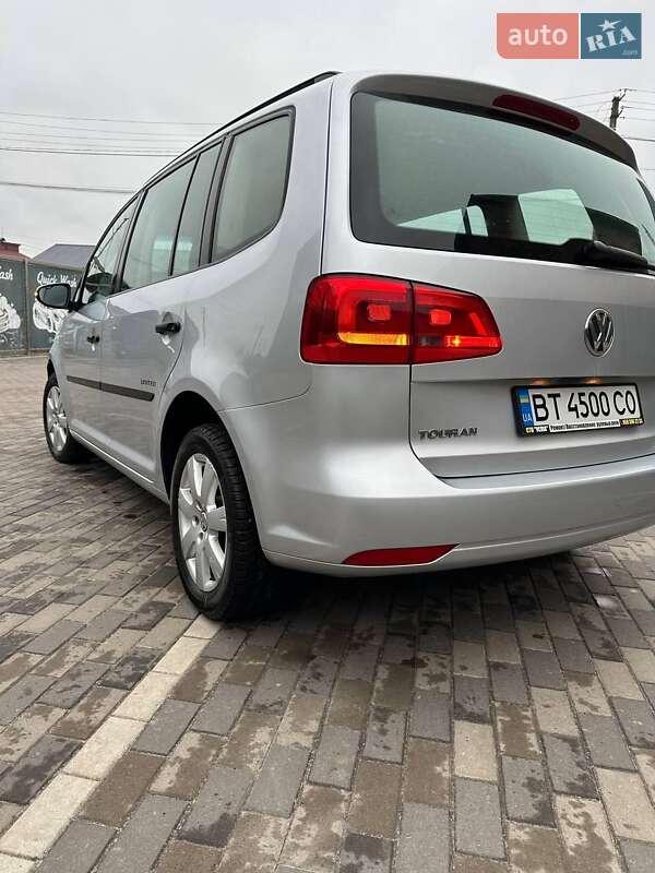Минивэн Volkswagen Touran 2012 в Ичне