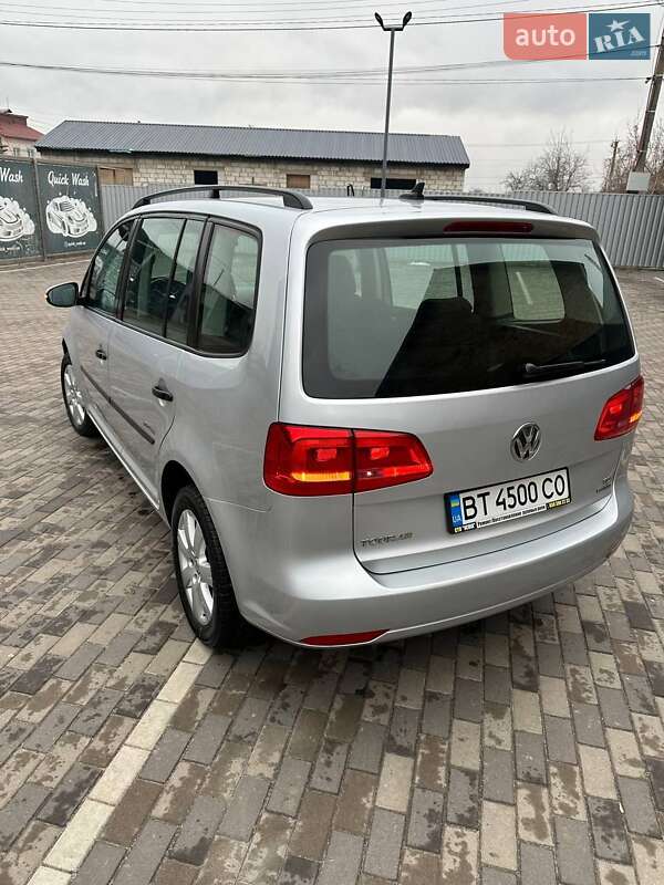 Минивэн Volkswagen Touran 2012 в Ичне