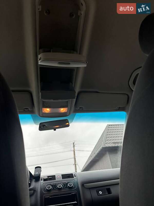 Минивэн Volkswagen Touran 2012 в Ичне