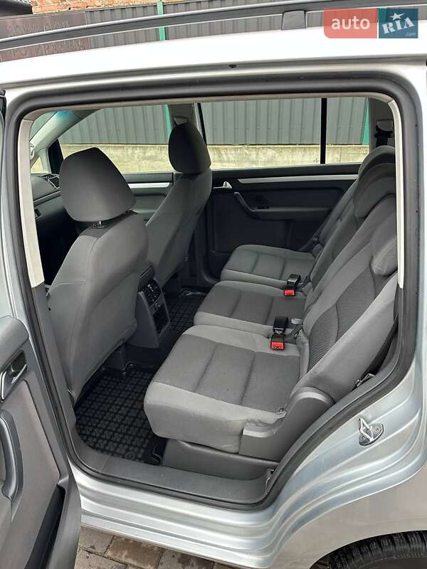 Минивэн Volkswagen Touran 2012 в Ичне