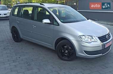 Минивэн Volkswagen Touran 2009 в Луцке