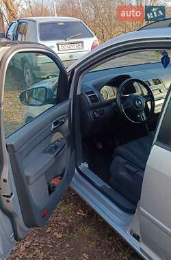 Минивэн Volkswagen Touran 2011 в 