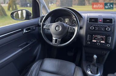 Минивэн Volkswagen Touran 2011 в Сарнах